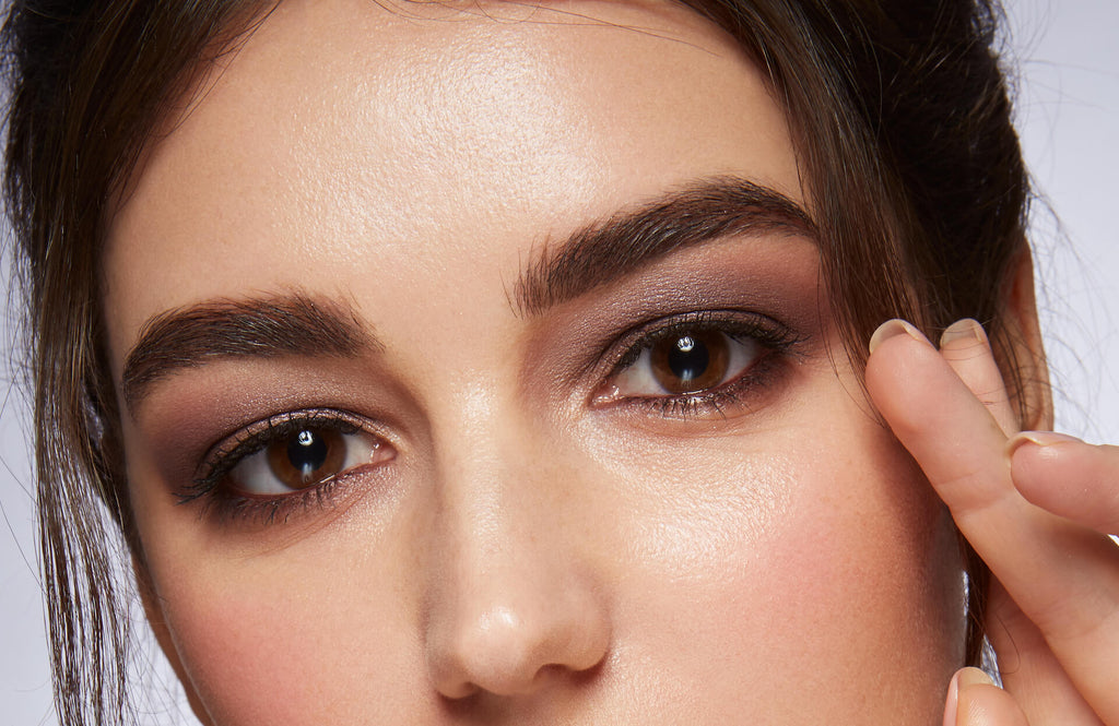 Endlich dichte Augenbrauen – Tipps von Dr. Massing Cosmetics 🌿