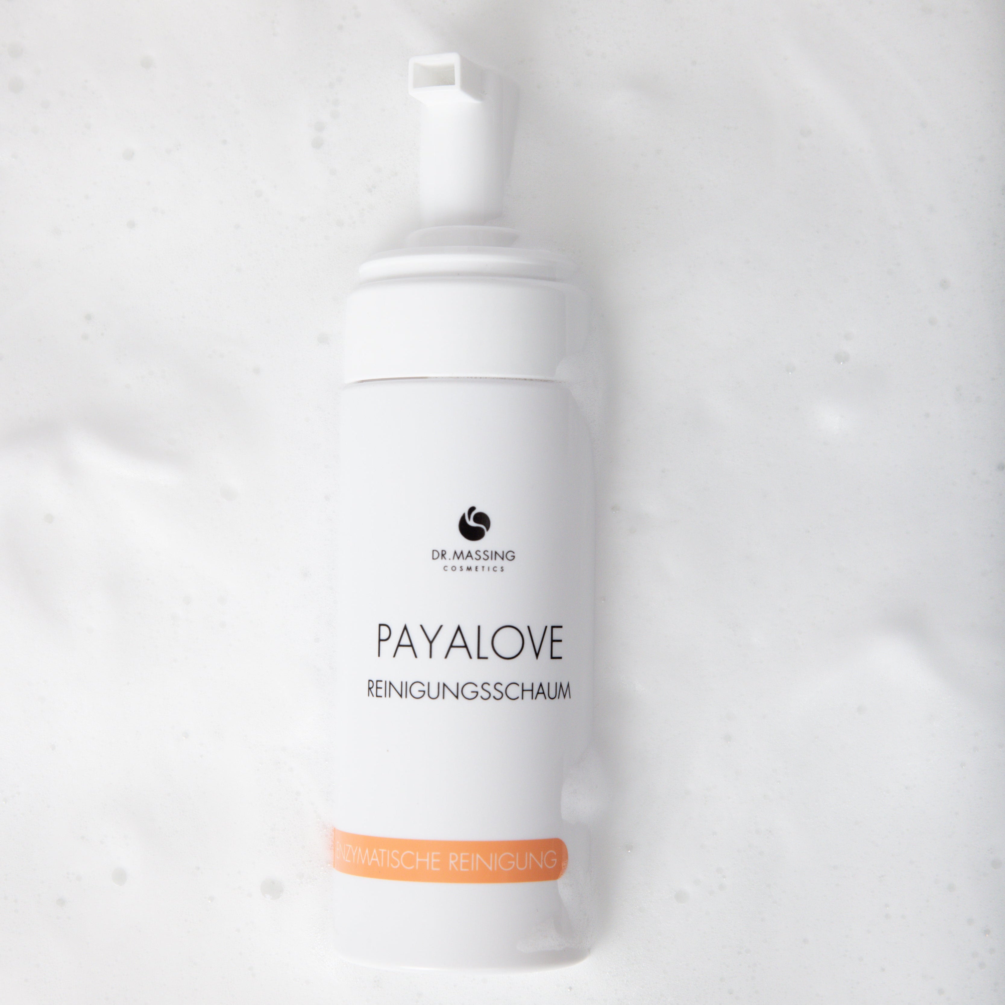Payalove Reinigungsschaum auf Schaum im Hintergrund