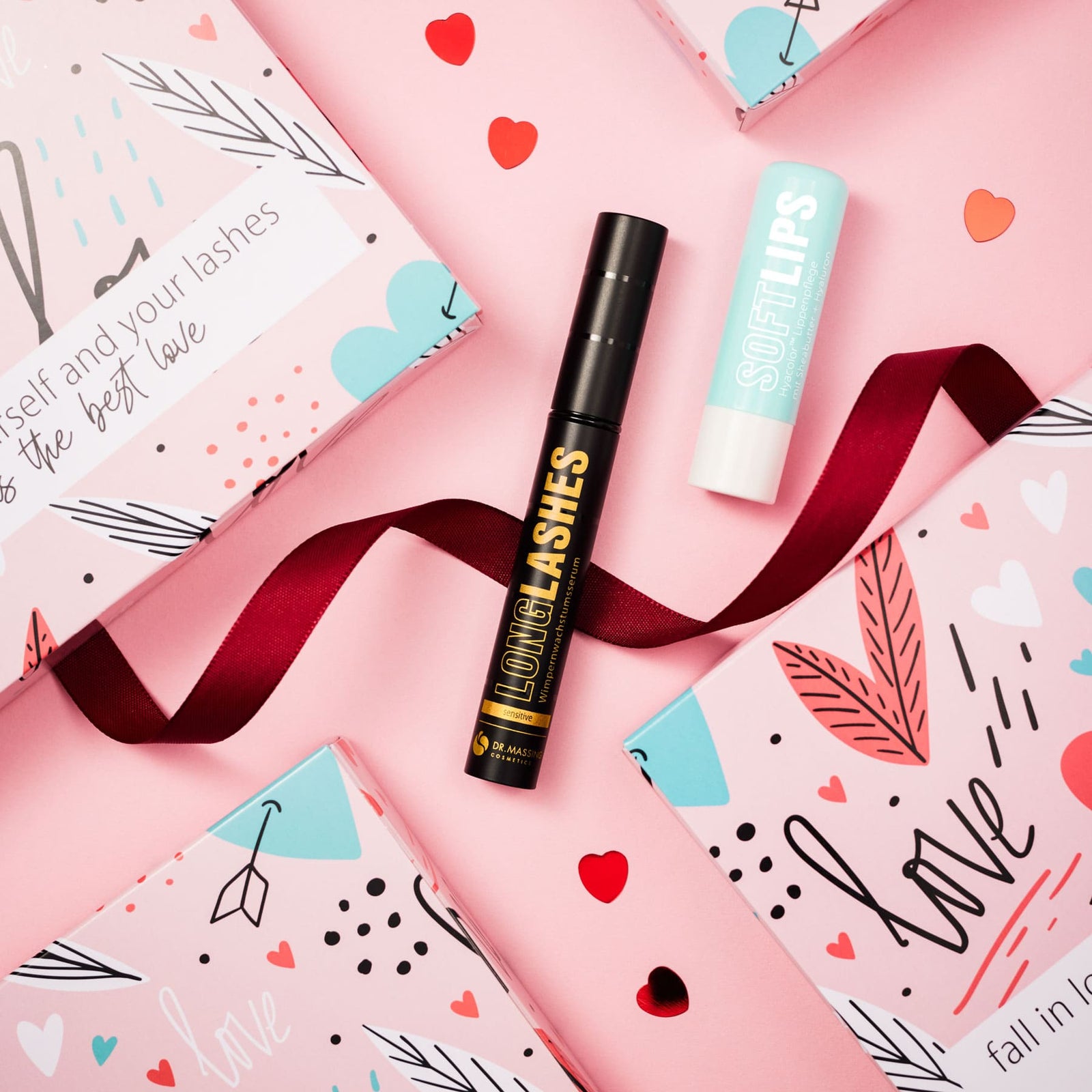 Detailansicht Dr. Massing Geschenkbox Love Edition pflanzliches Wimpernserum Sensitive mit Hyaluron Lippenpflege